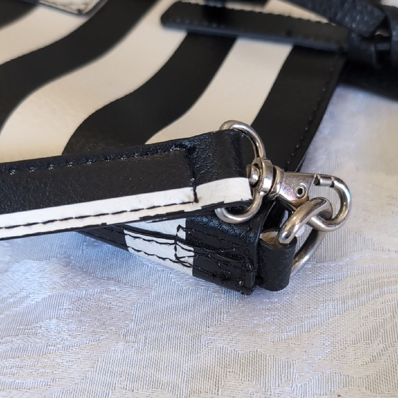 Black and White Striped Tote Bag with Pouch - Picture 12 of 14